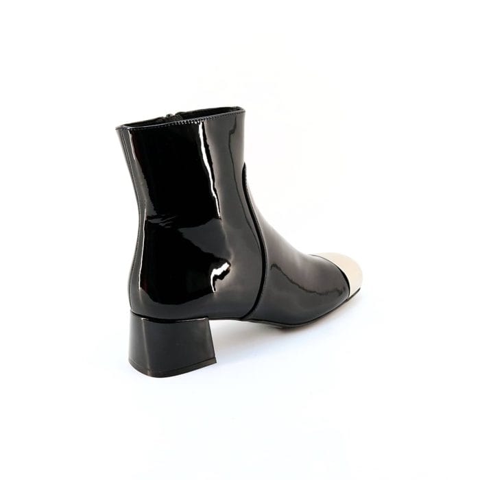 Ghete dama piele naturala lacuita varf rotund cu accesoriu metalic in partea din fata | Tosca Blu - imagine 4