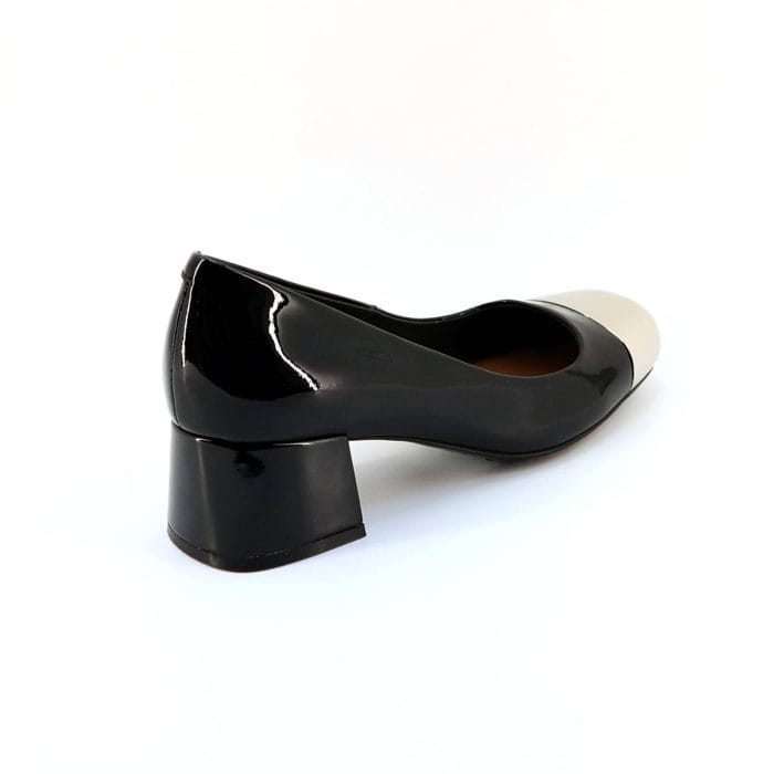 Pantofi dama piele naturala lacuita cu accesoriu metalic in partea din fata | Tosca Blu - imagine 4